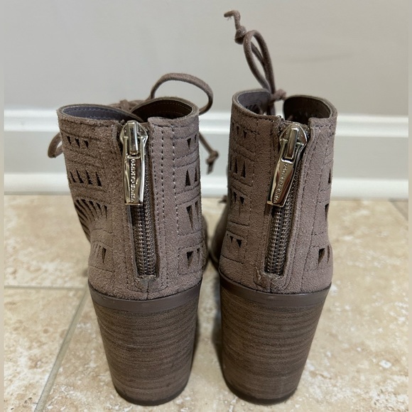 Vince Camuto Tarita Laser Cutout Lace Up Tan Heels—Women’s Size 7 - Picture 3 of 5